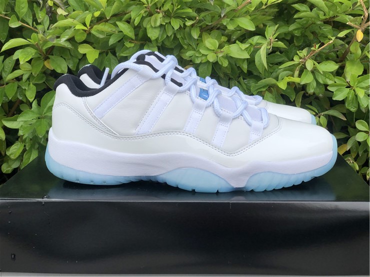 Air Jordan 11 LowโLegend Blueโ AV2187-117