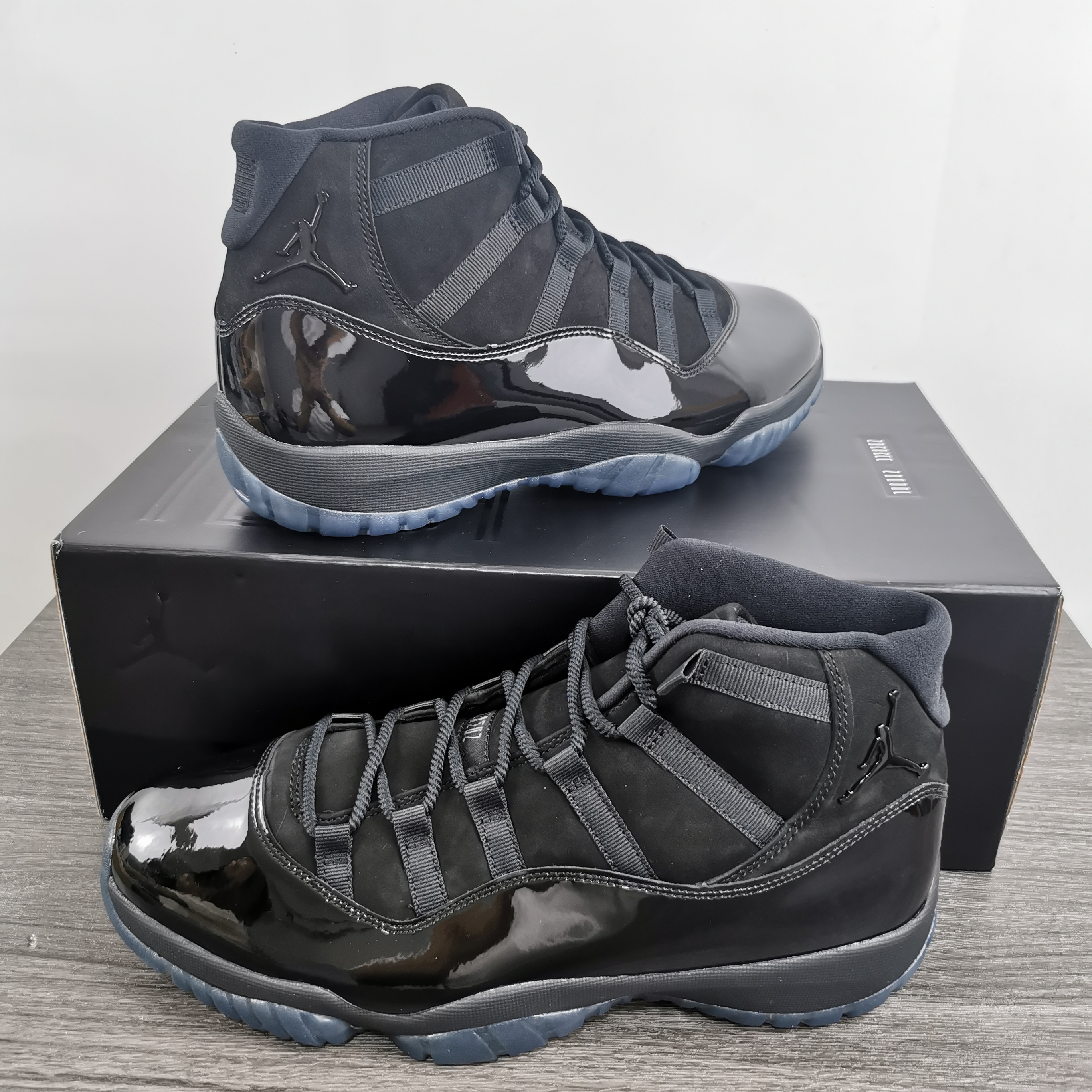 Air Jordan 11 Retro Cap and Gown/Prom Night