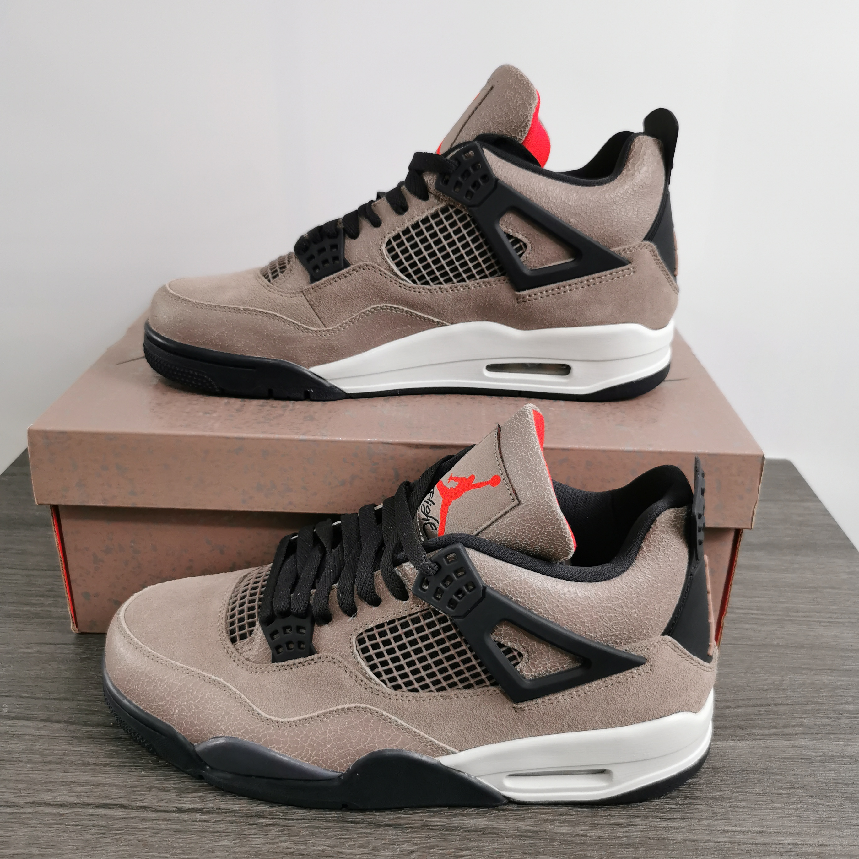 Air Jordan 4 Retro Taupe Haze