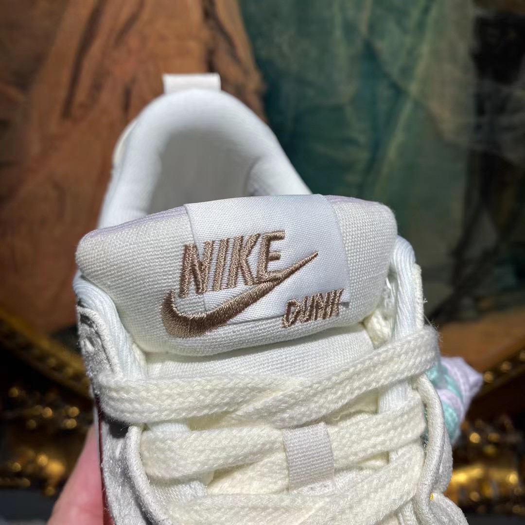 from NIKE DUNK LOW DISRUPT 2 DH4402-100