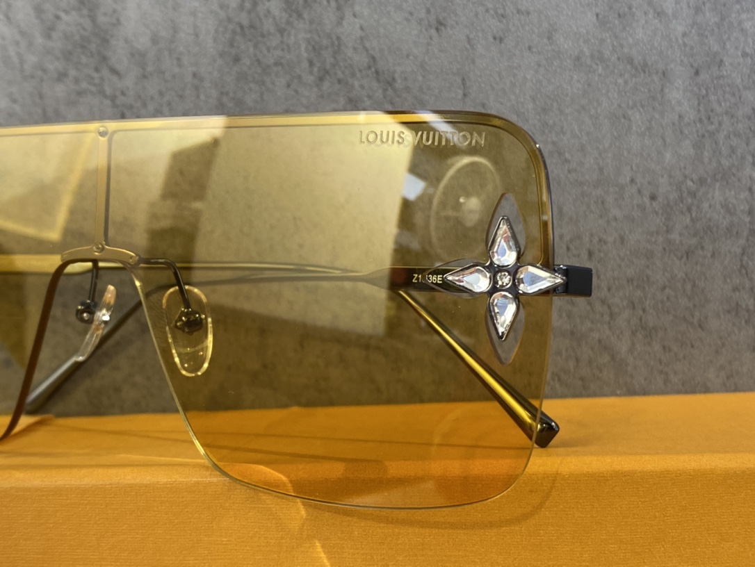 L*ouis V*uitton Glasses Top