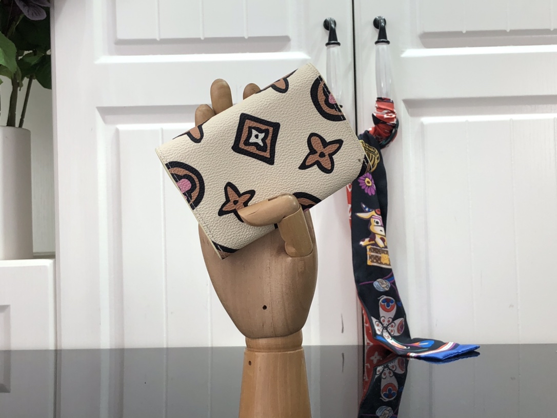 L*ouis V*uitton Bag Top Quality 11*8*2.5cm