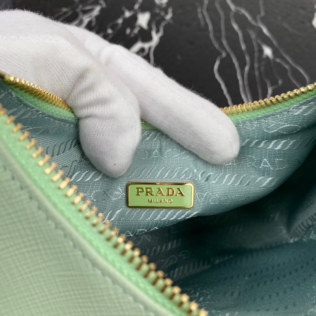 P*rada Top Bag 18*22*6.5cm