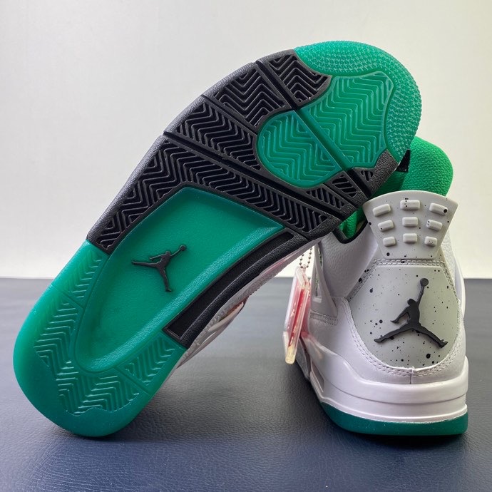 Air Jordan 4 WMNS Rasta