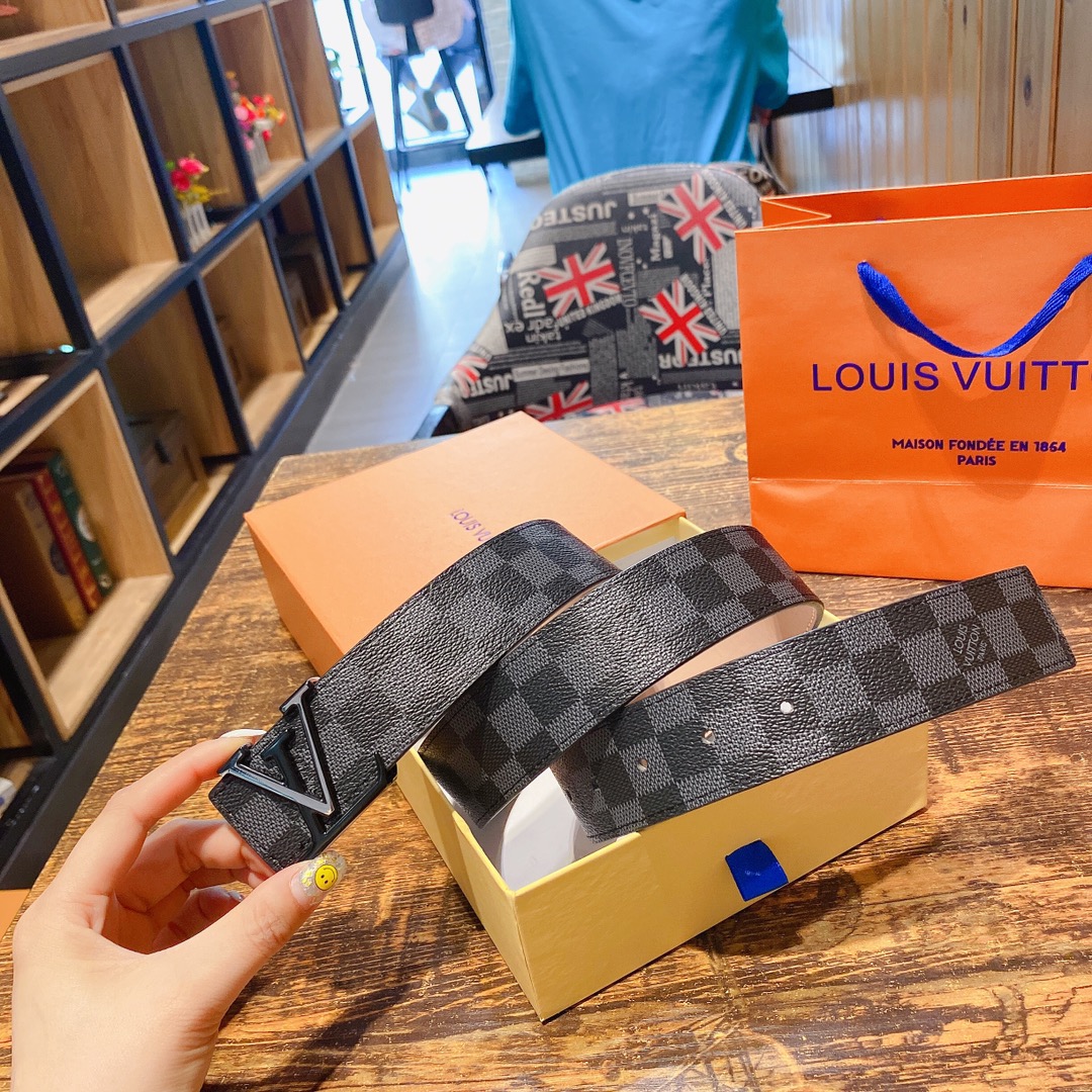 L*ouis V*uitton Belts Top Version