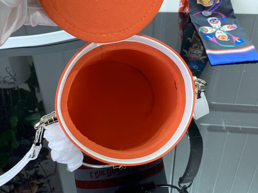 L*ouis V*uitton Bag Top Quality 13.5*17*7CM