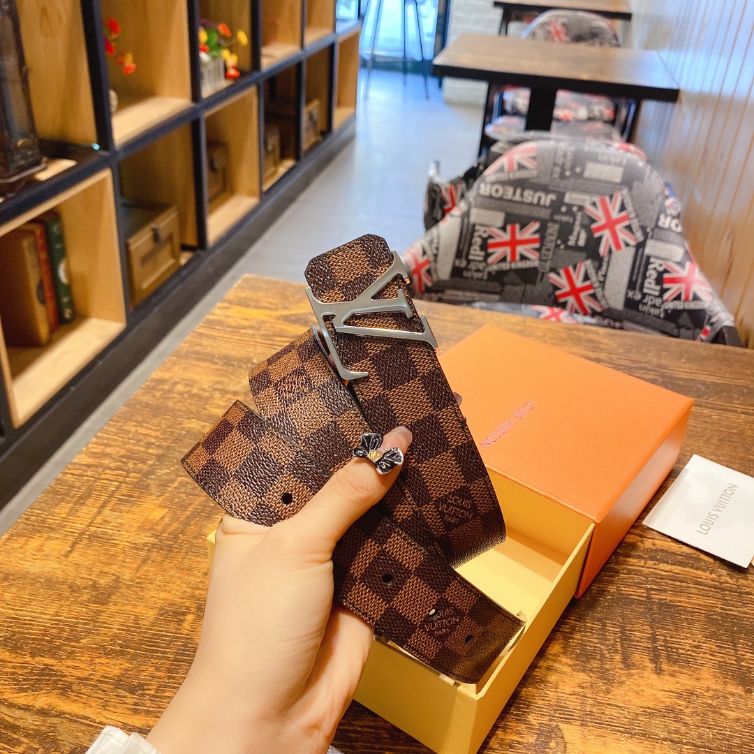 L*ouis V*uitton Belts Top Version