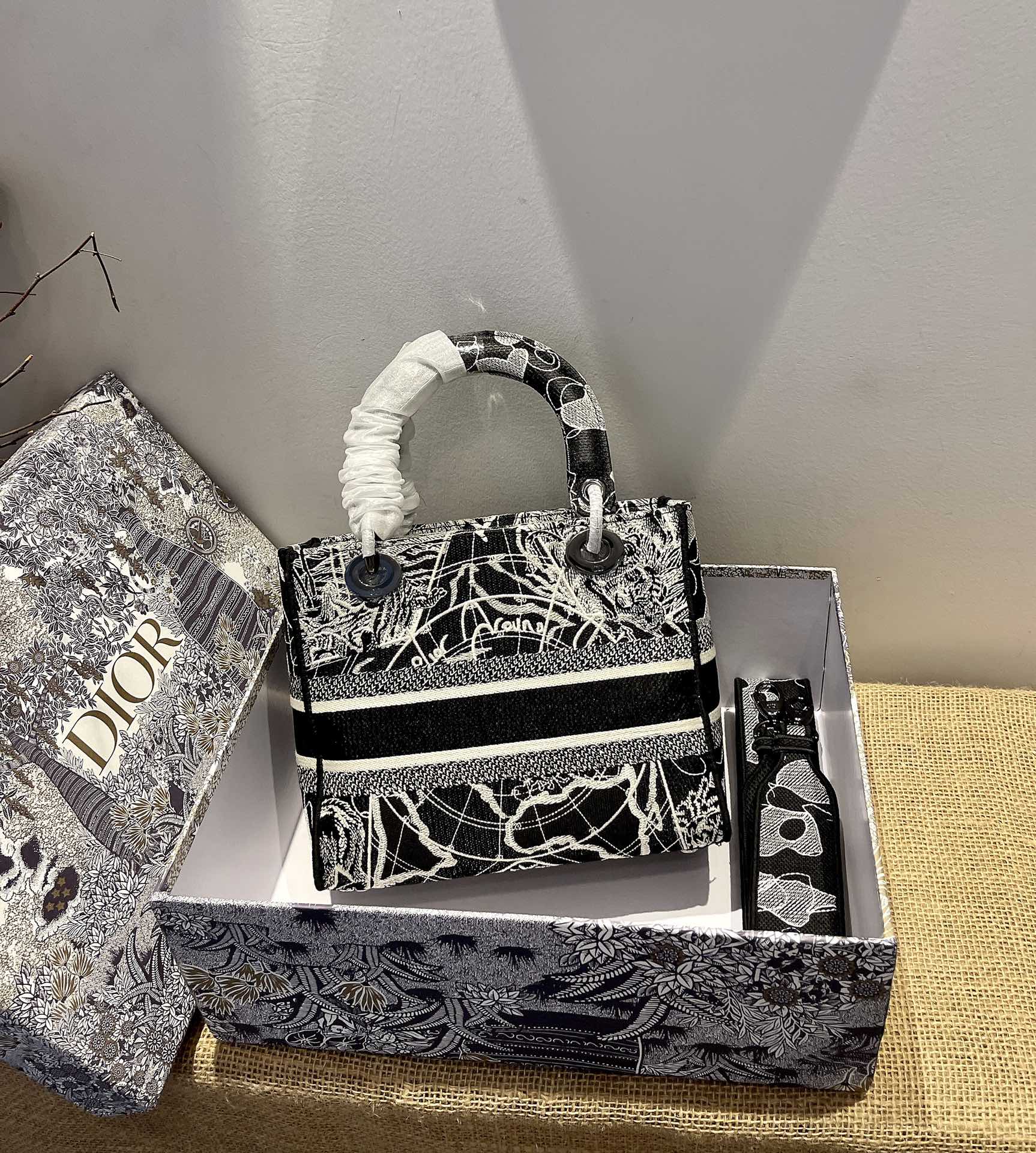 D*ior Top Bag 24*20*11cm