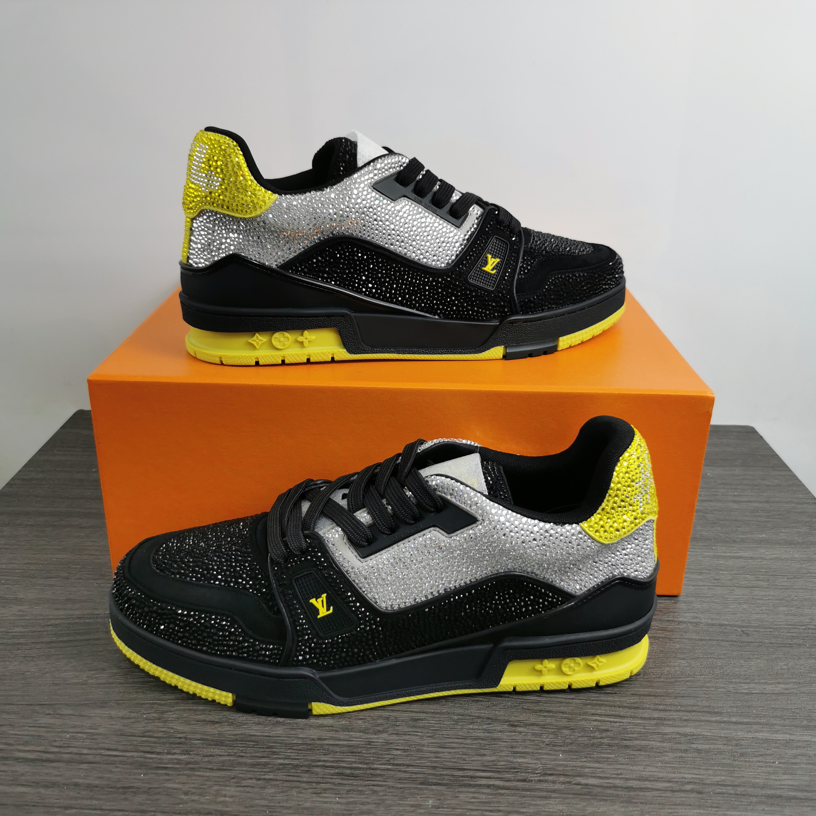 Men L*ouis V*uitton Top Sneakers