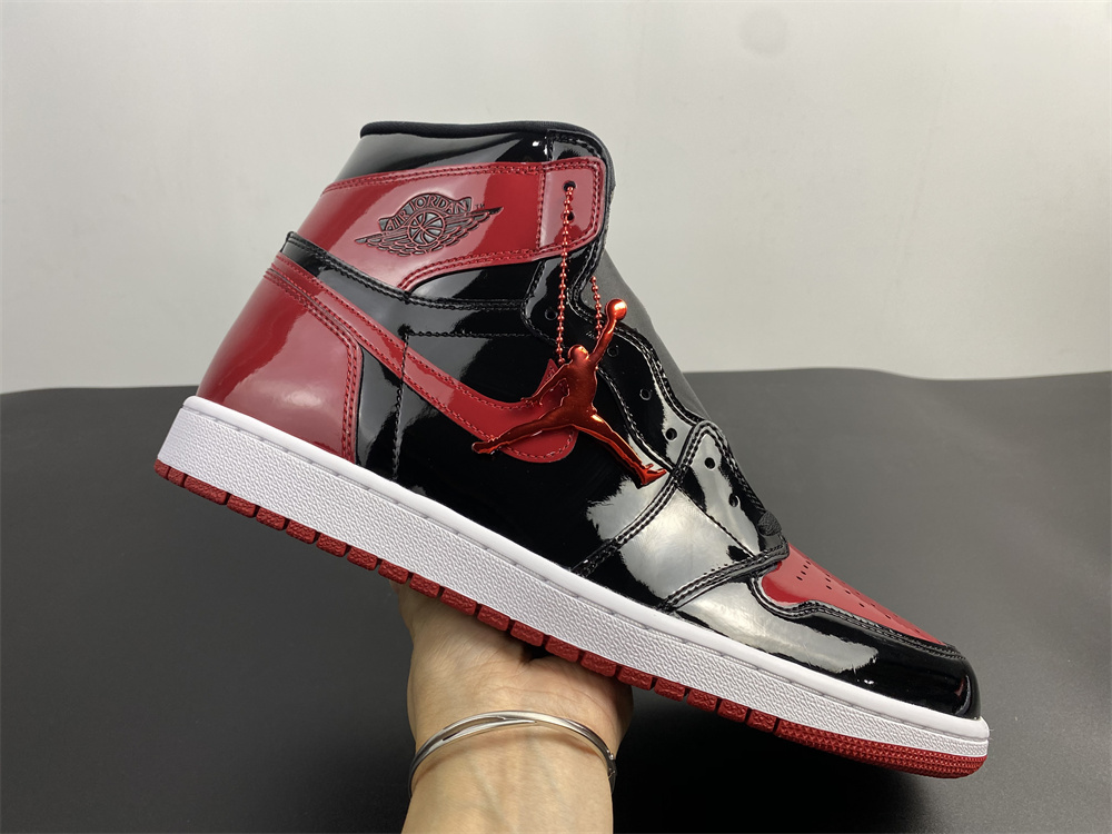 Air Jordan 1 High OG “Bred Patent” 555088-063