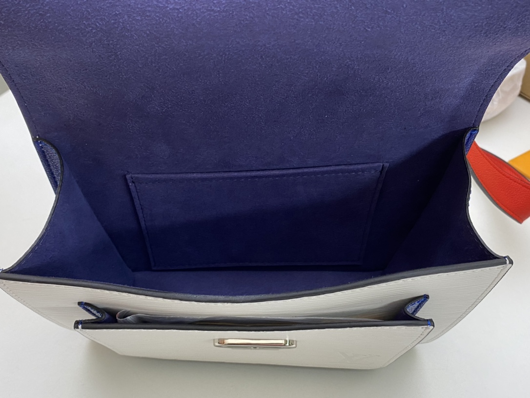 L*ouis V*uitton Bag Top Quality 22*18*9CM