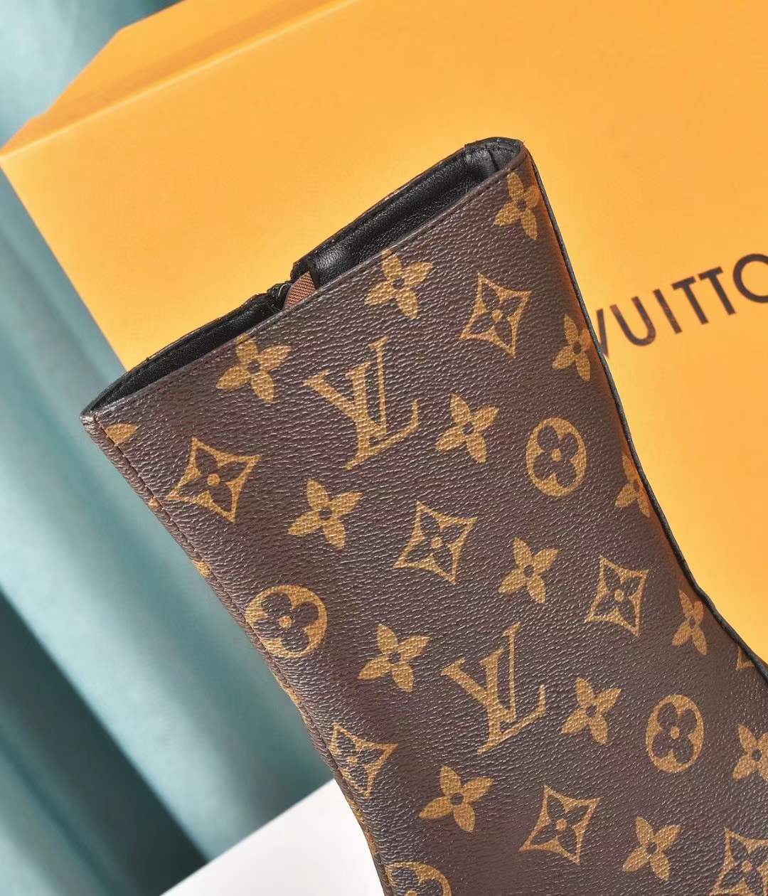 Women L*ouis V*uitton Top Sneaker