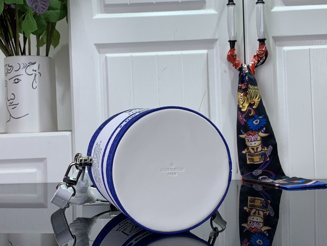 L*ouis V*uitton Bag Top Quality 13.5*17*7CM