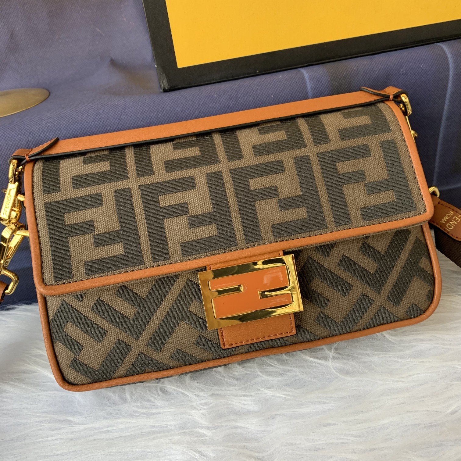 F*endi Top Bag 26*14*4cm