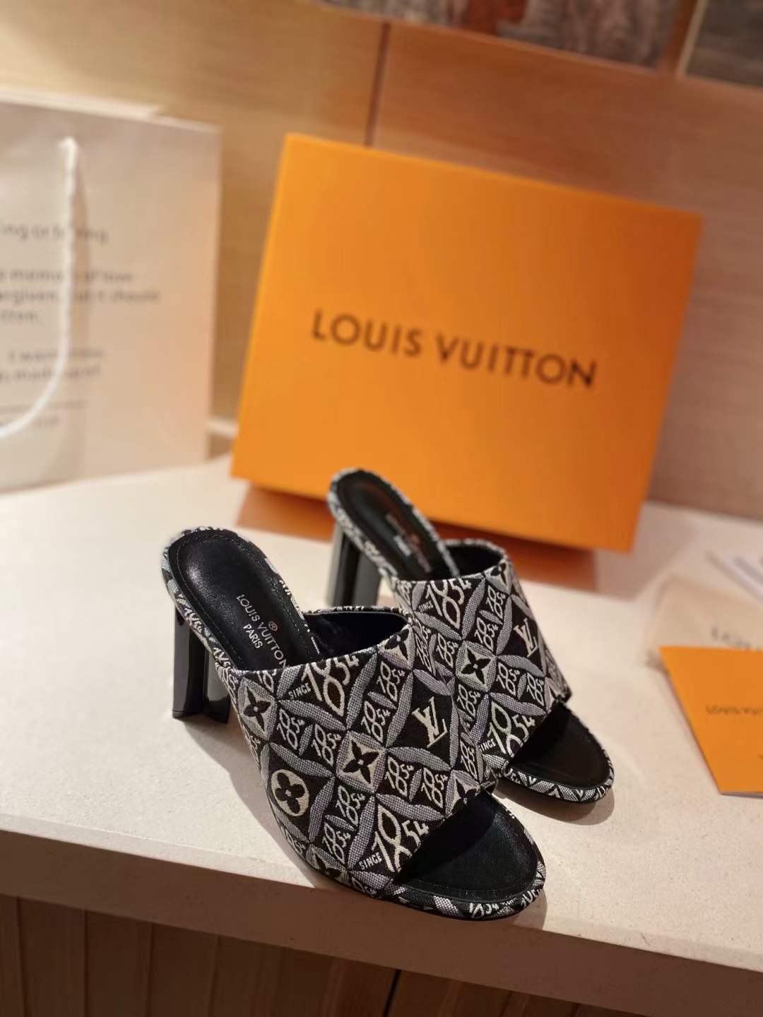 Women L*ouis V*uitton Top Slippers