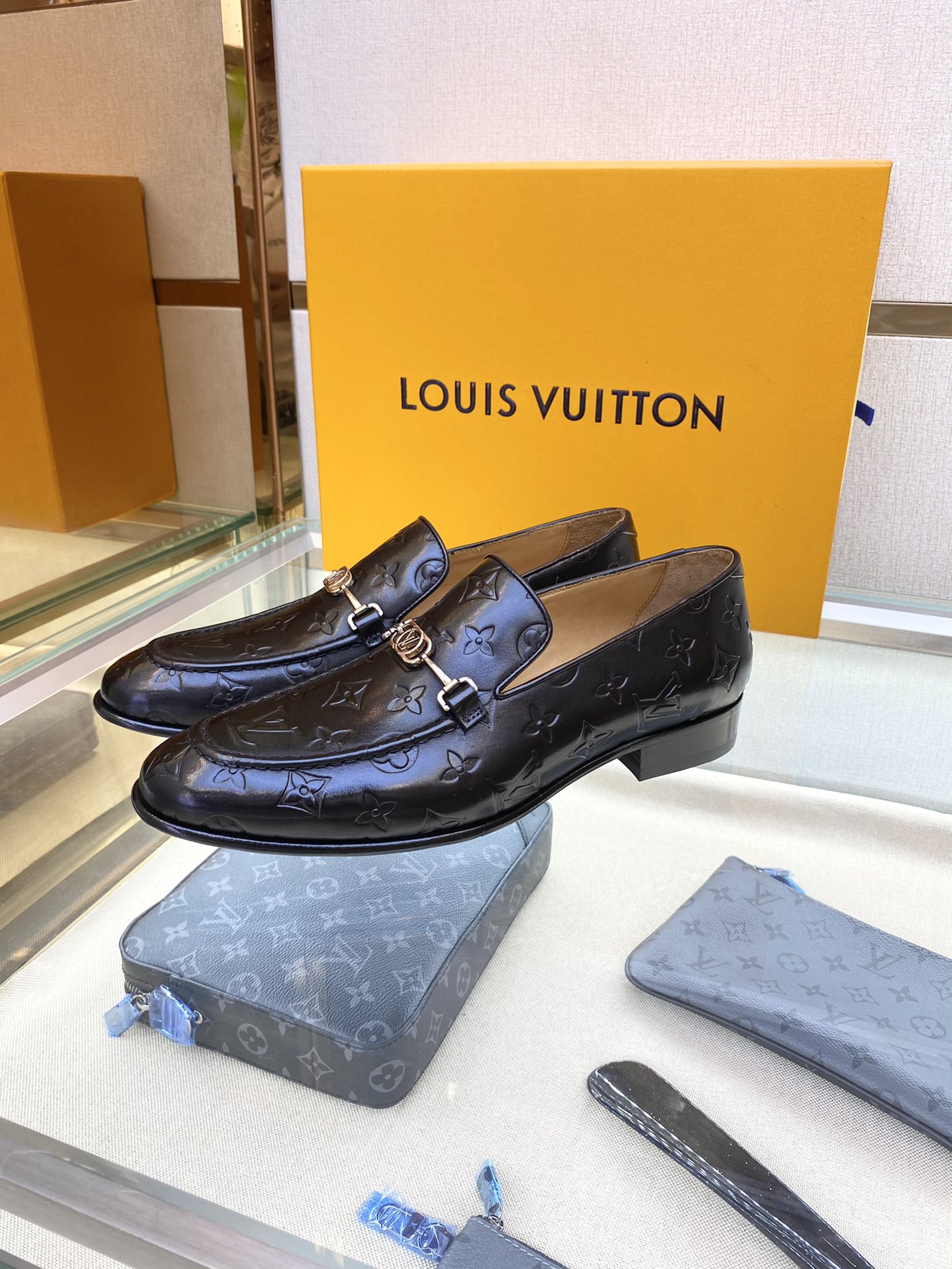 Men L*ouis V*uitton Top Sneaker