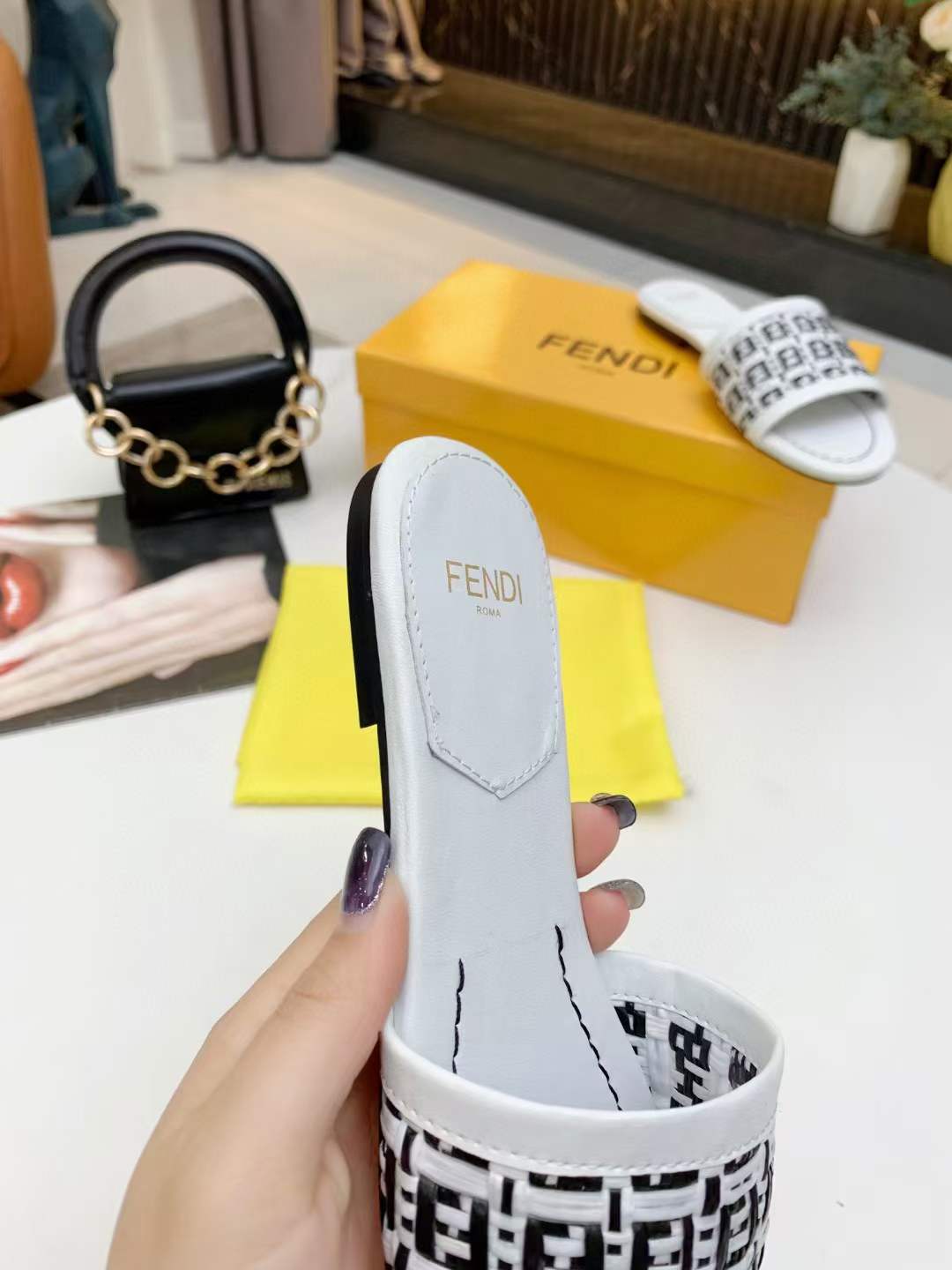 Women F*endi Top Sandals