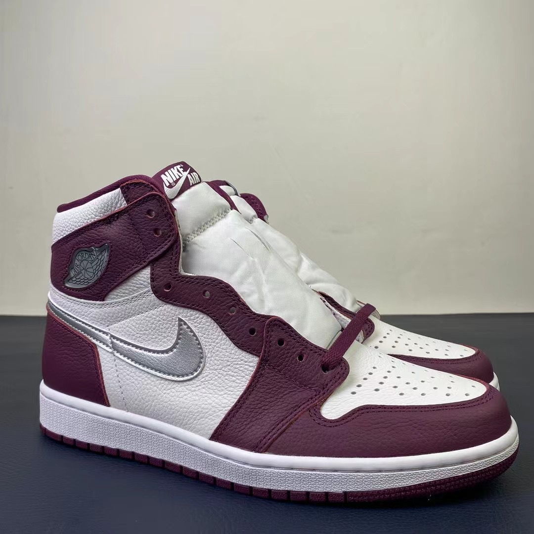 Air Jordan 1 High OGβ Bordeauxβ 555088-611