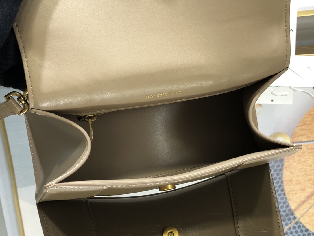 B*alenciaga Bag Top Quality