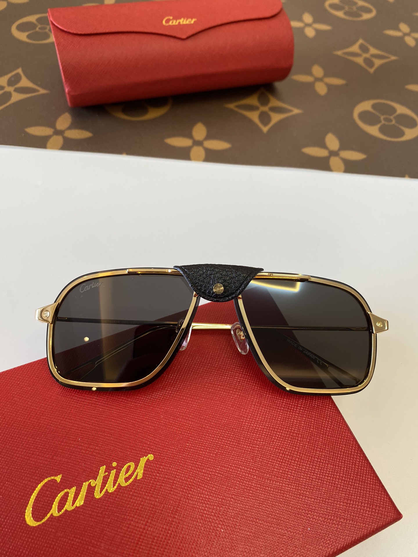 C*artier Glasses Top