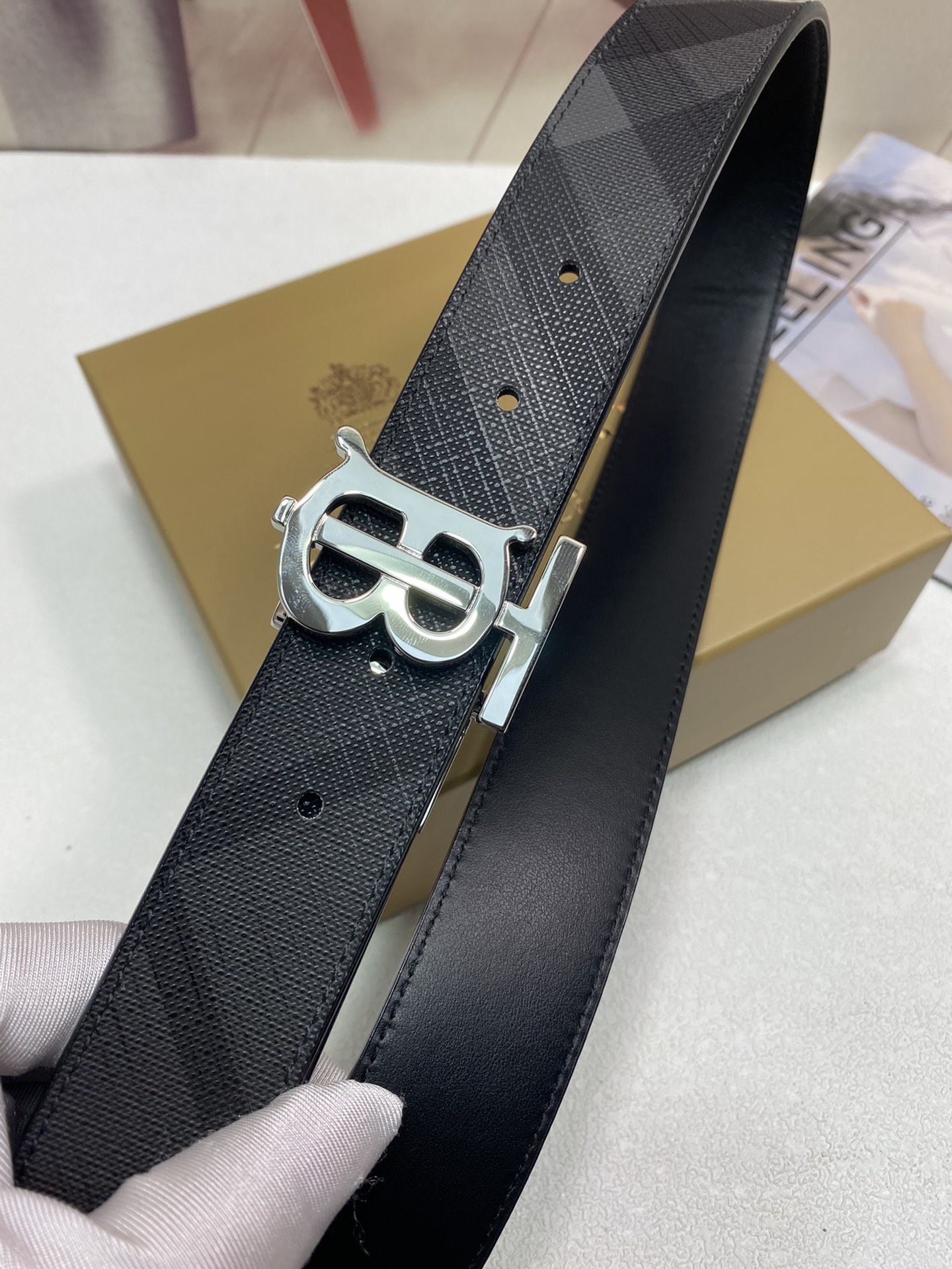 B*urberrry Belts Top Version 35MM