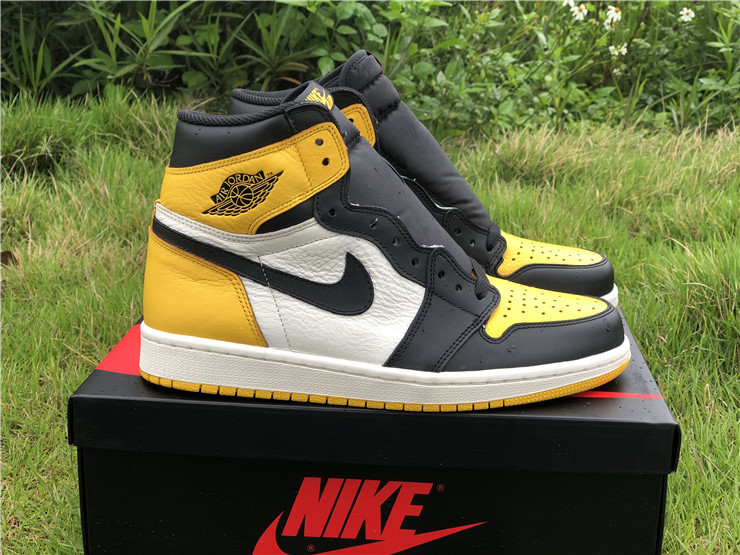 Air Jordan 1 โYellow Toeโ AR1020-700
