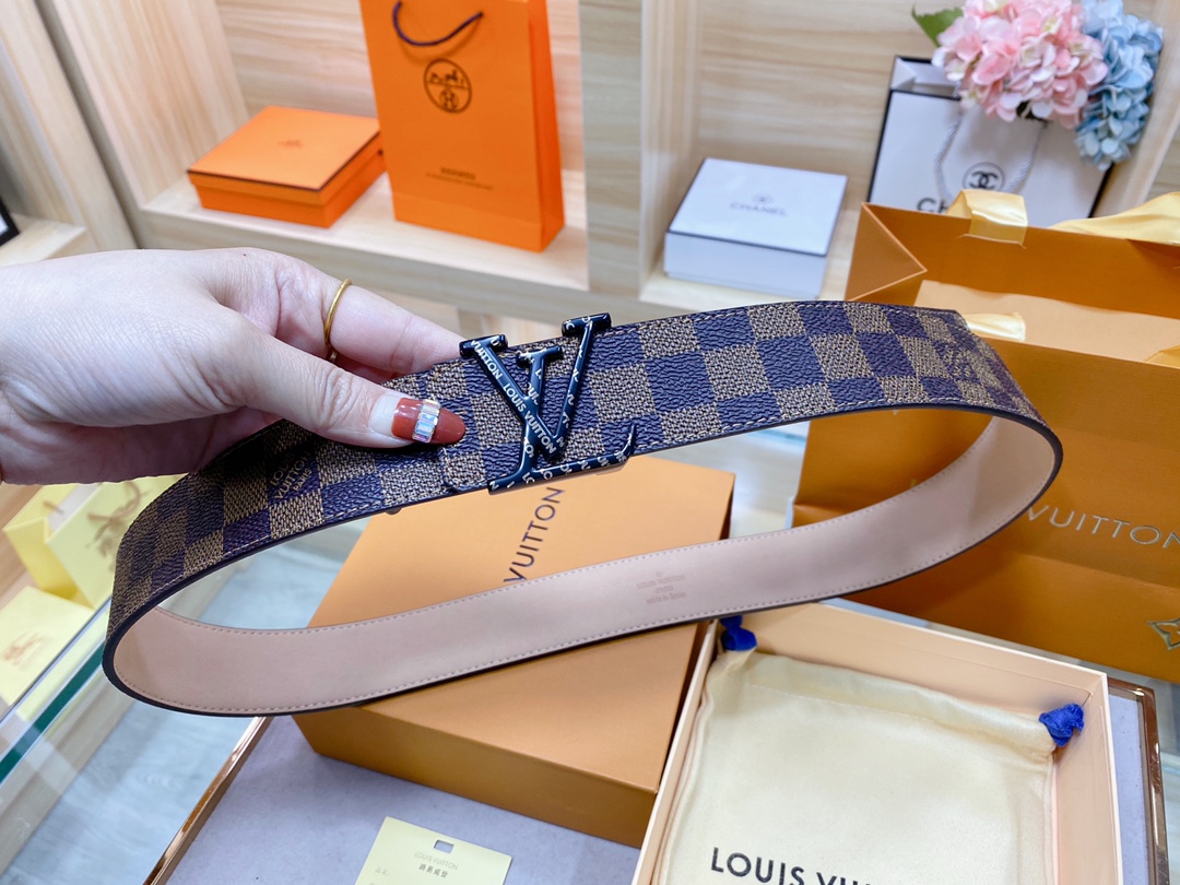 L*ouis V*uitton Belts Top Version