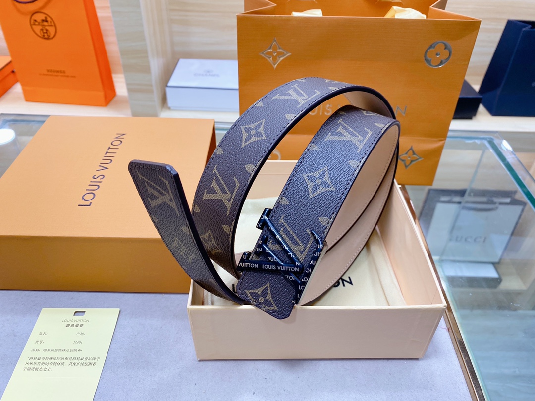 L*ouis V*uitton Belts Top Version