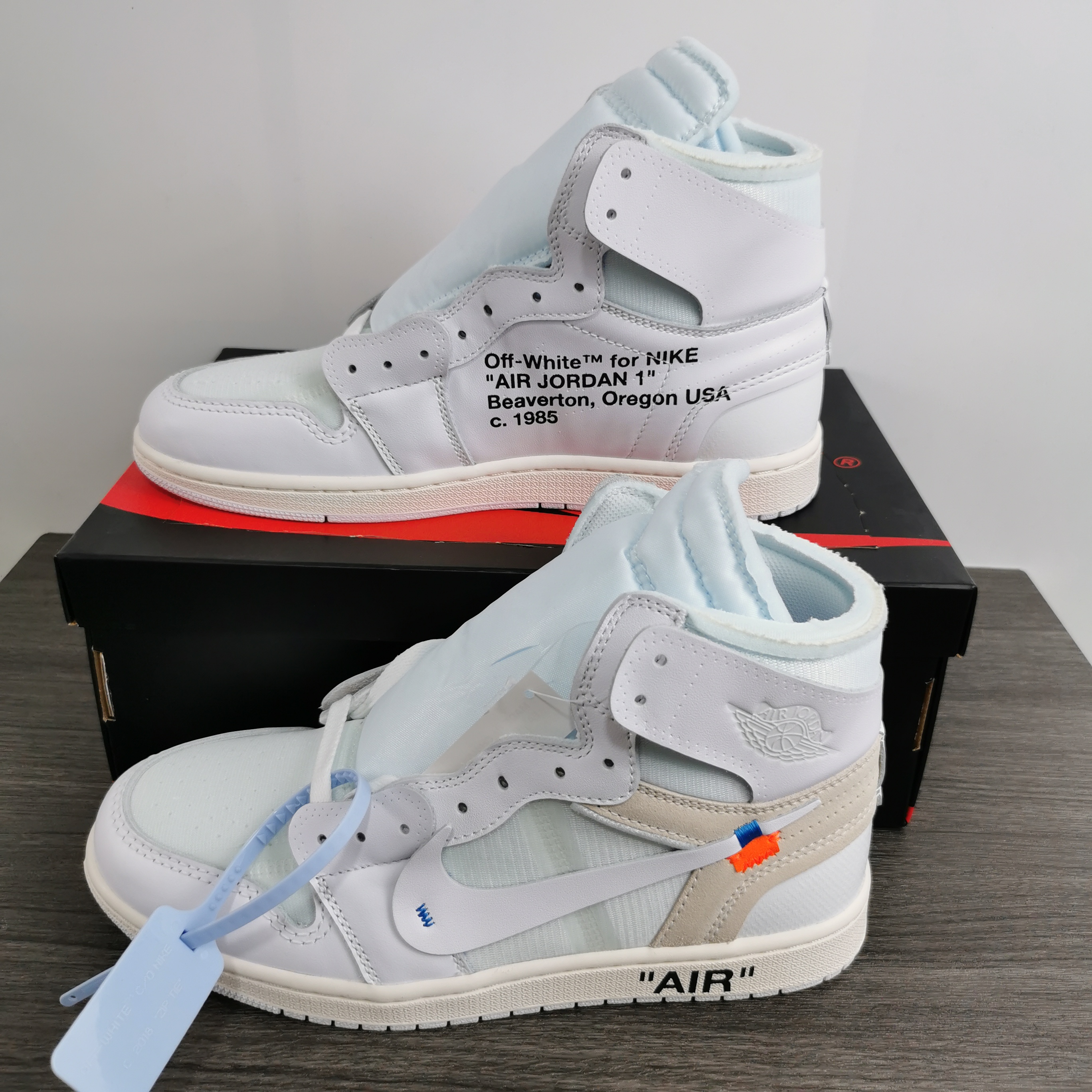 OFF WHITE x Air Jordan 1 Retro High
