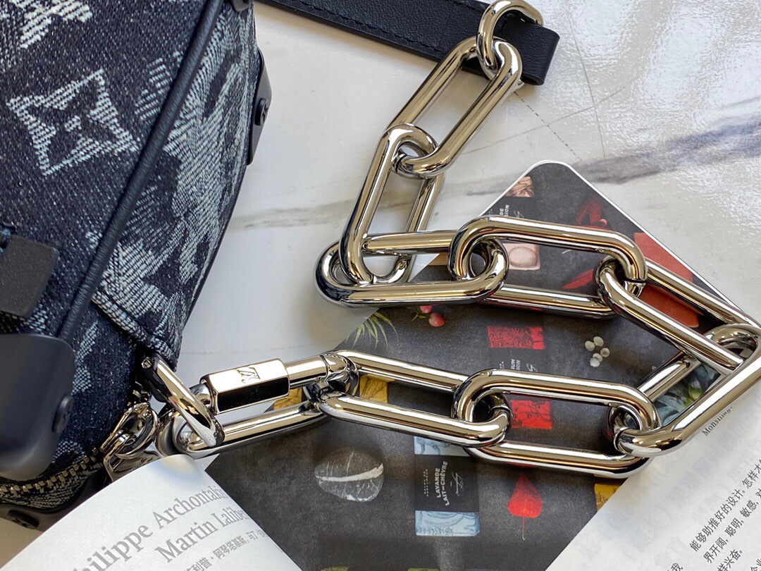 L*ouis V*uitton Top Bag 18.5 x 13 x 8 cm