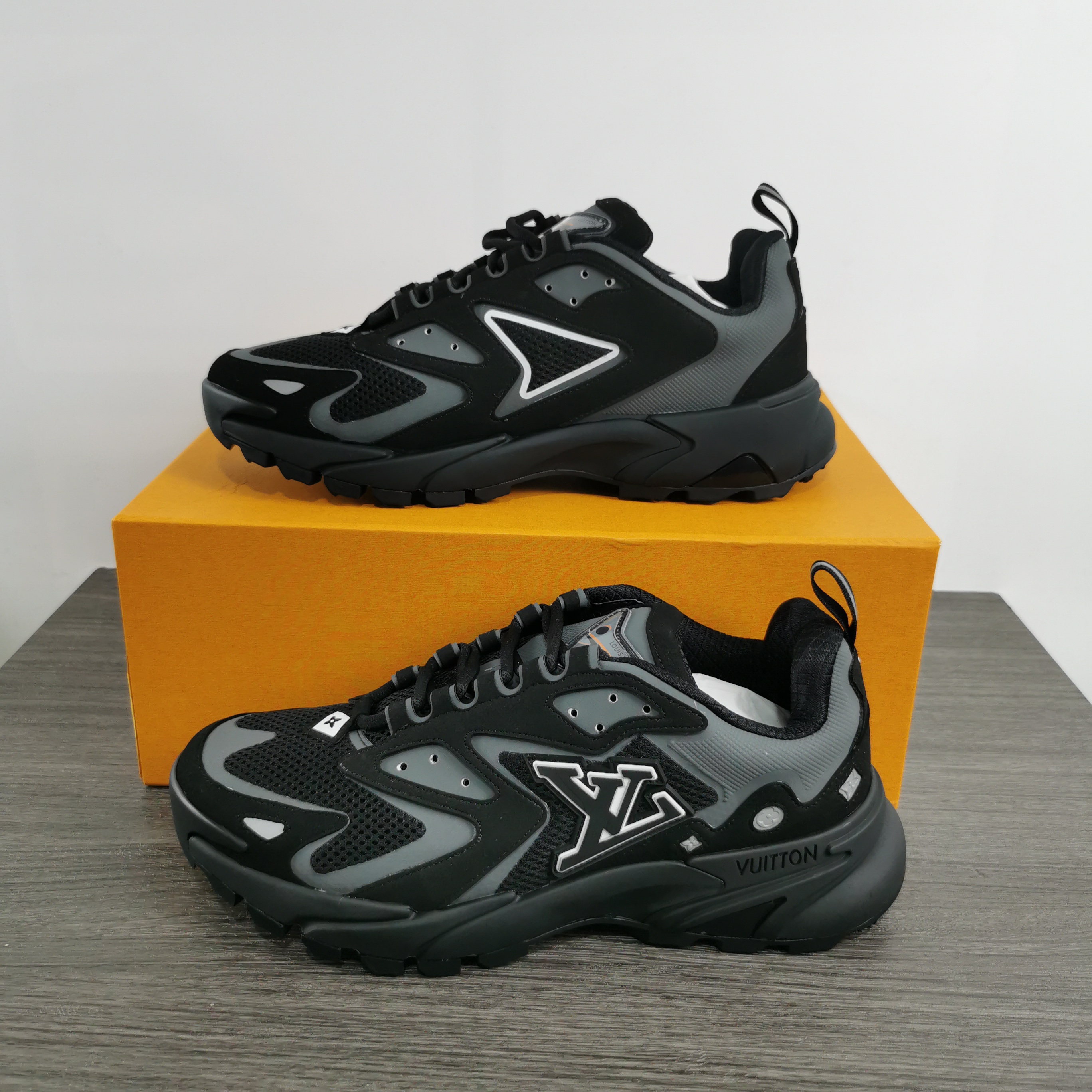 Men L*ouis V*uitton Top Sneakers