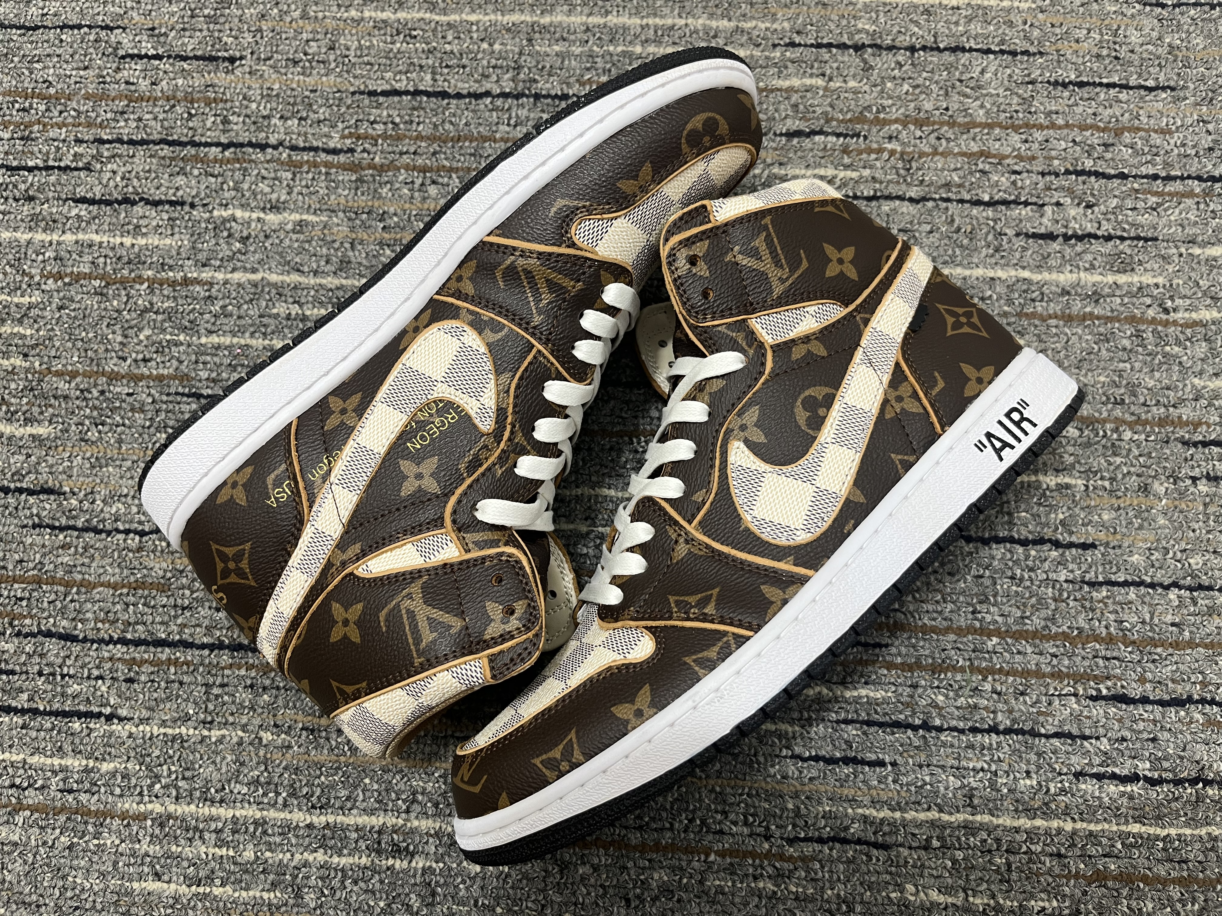 Air Jordan 1 L*V Top Sneakers