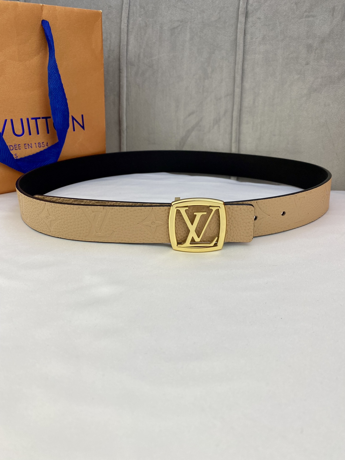 L*ouis V*uitton Belts Top Version