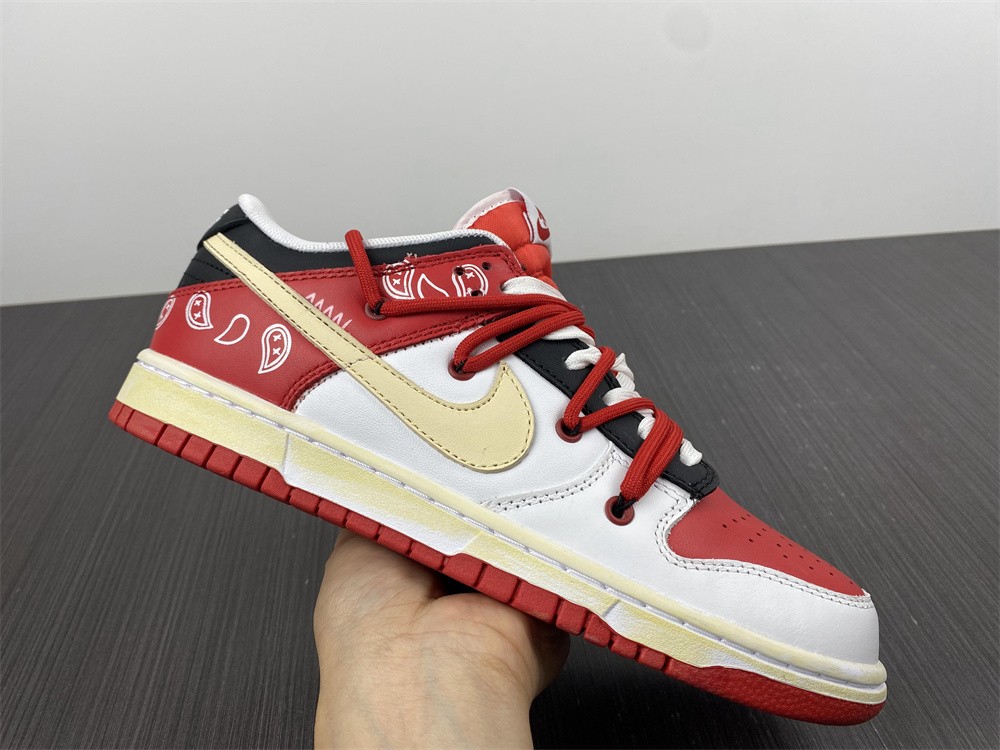 from Nike SB Dunk Low UNIVERSITY RED DD1391-600