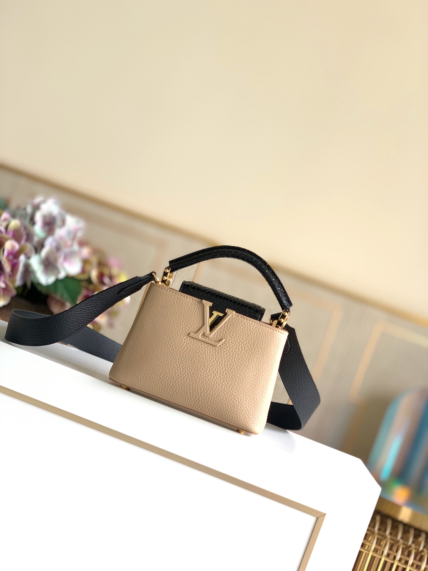 L*ouis V*uitton Top Bag 21x14x8cm