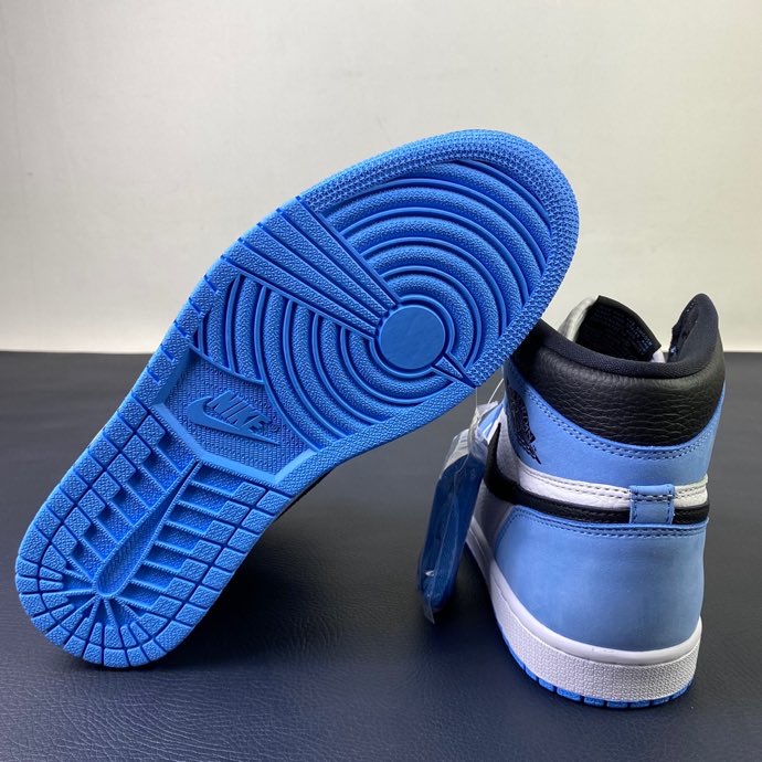 Air Jordan 1 High OG University Blue 555088-134