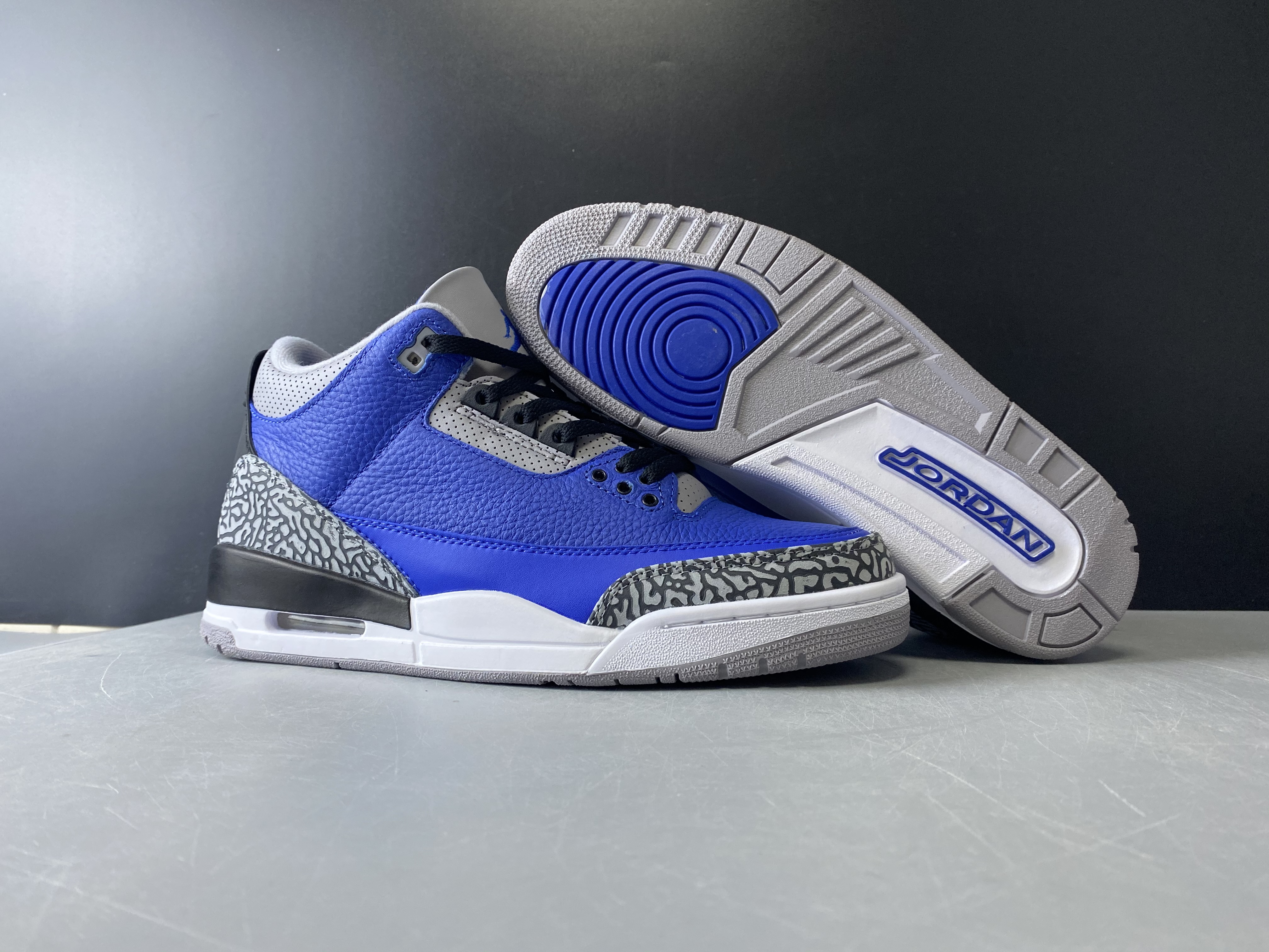 Air Jordan 3 WMNS Varsity Royal CT8532-400