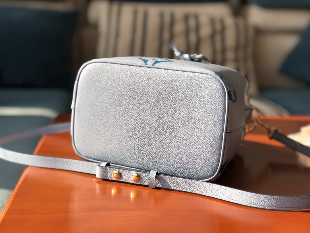 L*ouis V*uitton Bag Top Quality 20 x 20 x 13cm