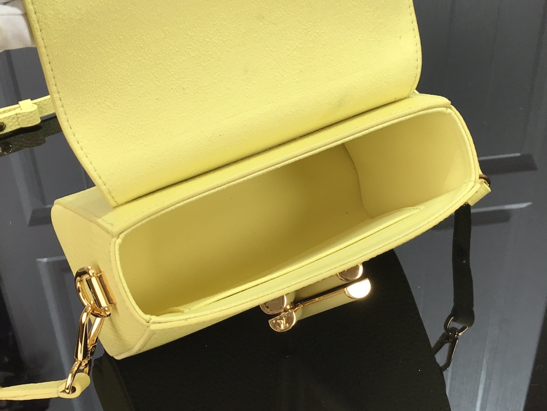 L*ouis V*uitton Top Bag 18*13*8cm