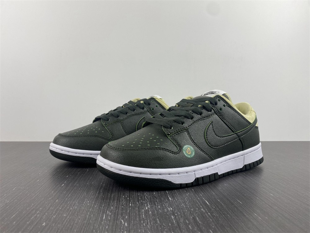 from Nike DUNK LOW LX DM7606 300