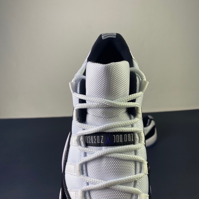 Air Jordan 11 Low Concord 528895-153