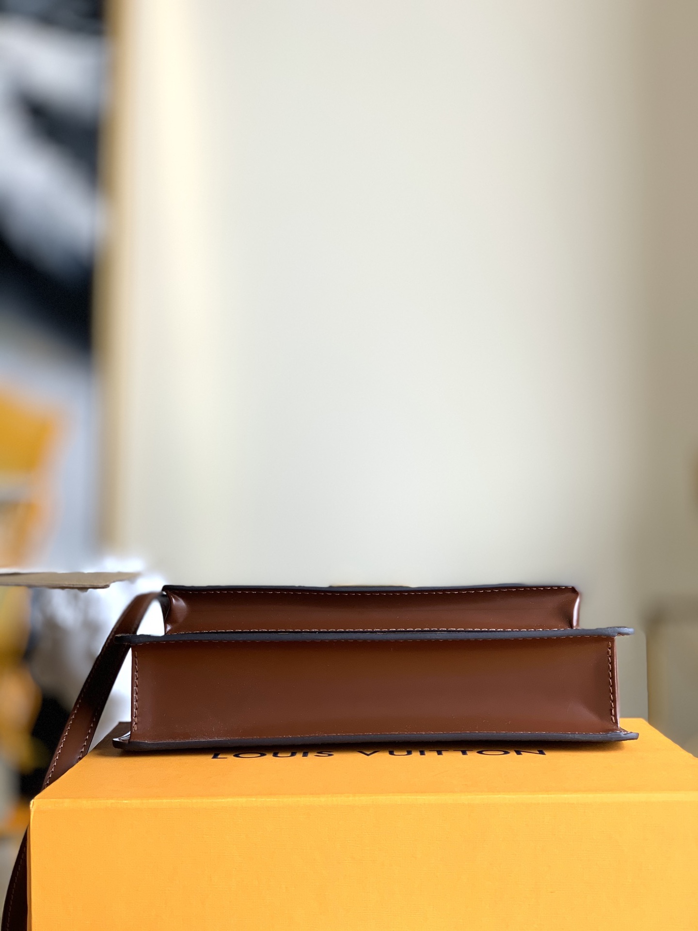 L*ouis V*uitton Top Bag 26*19*6cm