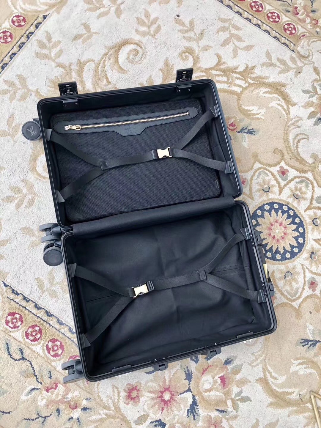 L*ouis V*uitton Luggage