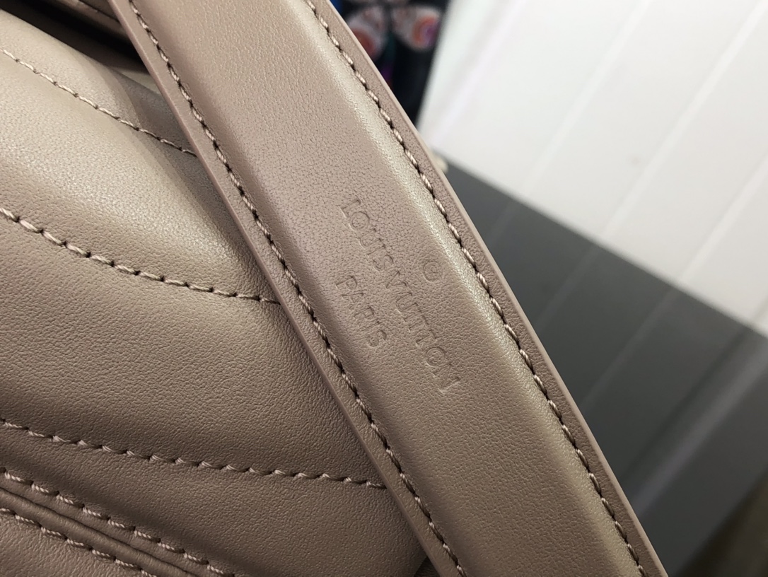 L*ouis V*uitton Top Bag 24*14*9cm