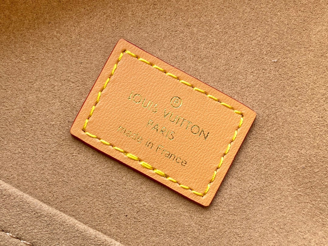 L*ouis V*uitton Bag Top Quality 20*22.5*8CM