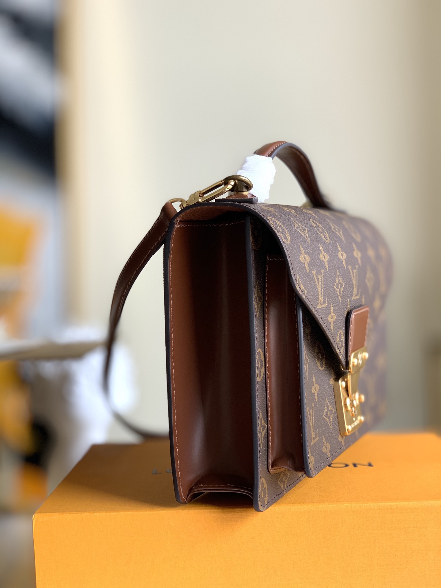 L*ouis V*uitton Top Bag 26*19*6cm