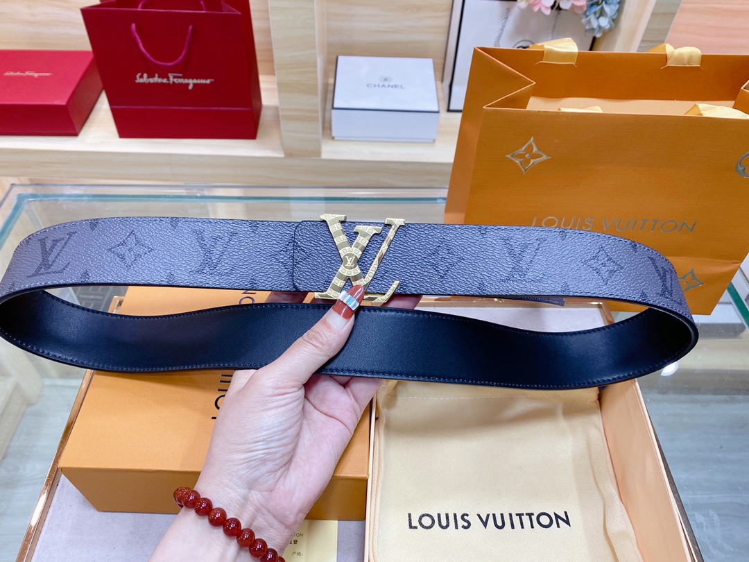 L*ouis V*uitton Belts Top Version