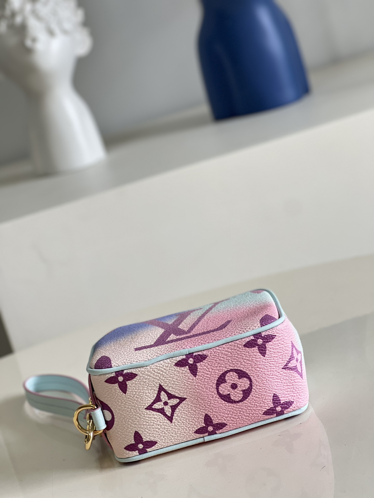 L*ouis V*uitton Top Bag 11*8*4CM