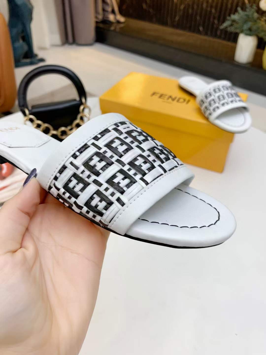 Women F*endi Top Sandals