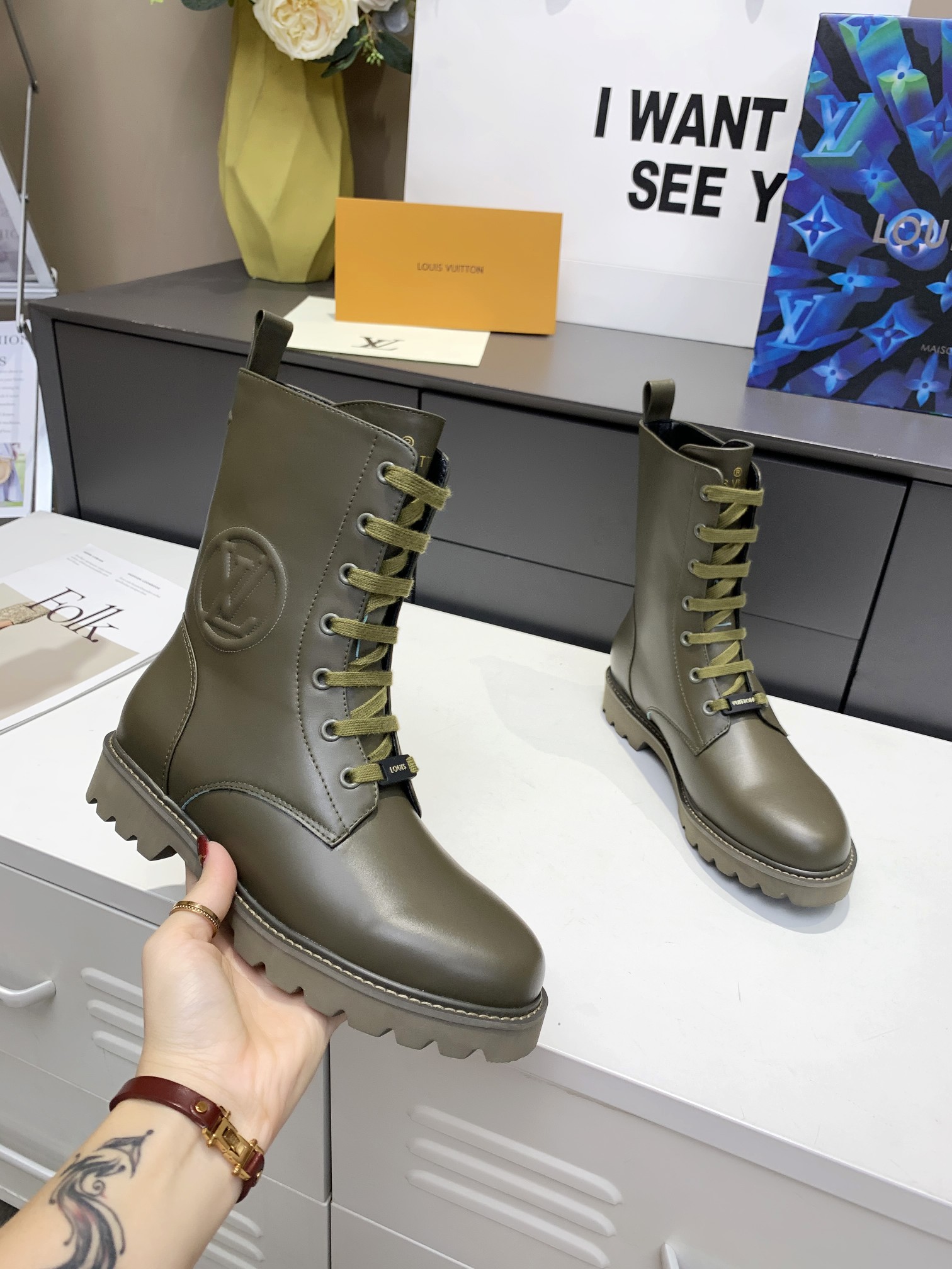 Women L*ouis V*uitton Top Sneaker